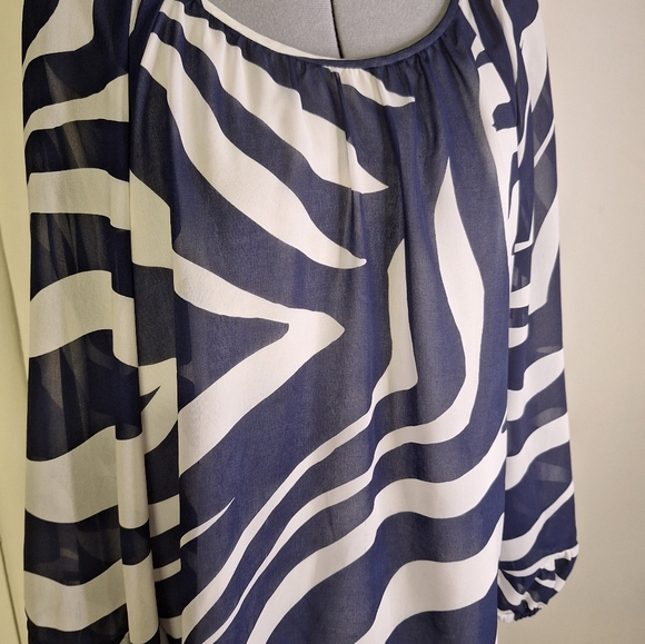 Calvin Klein Tops - Calvin Klein Navy and White Zebra Print Blouse Size Large